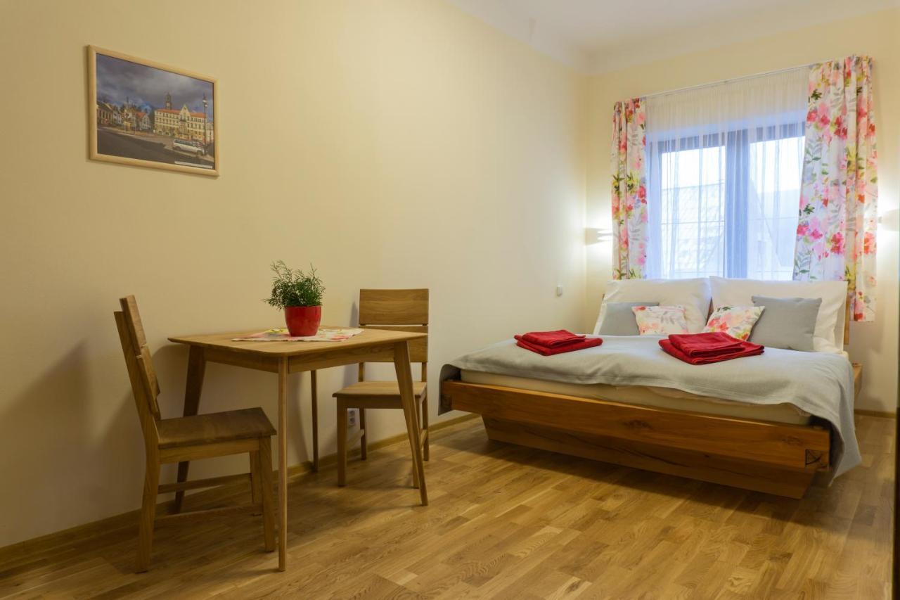 Penzion Růže Benesov nad Ploucnici Esterno foto